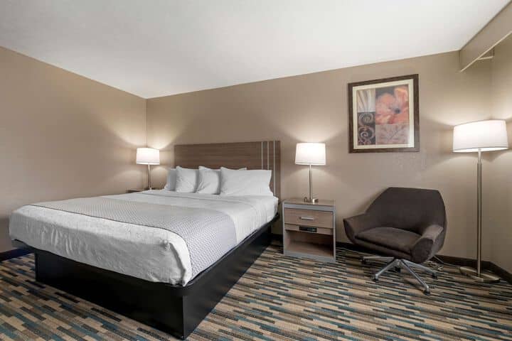 Room 12 of 24