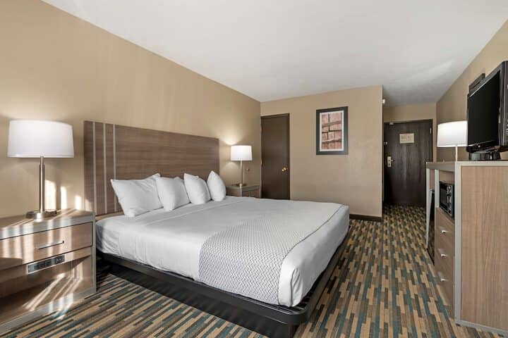 Room 14 of 24