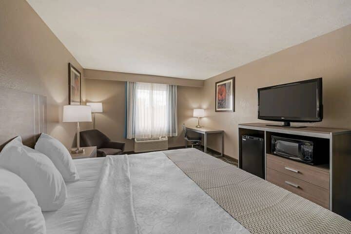 Room 4 of 24