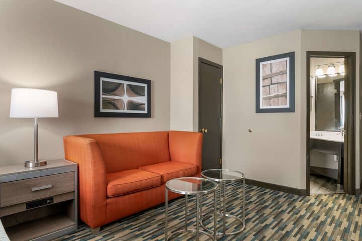 Room 9 of 24