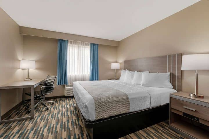 Room 8 of 24